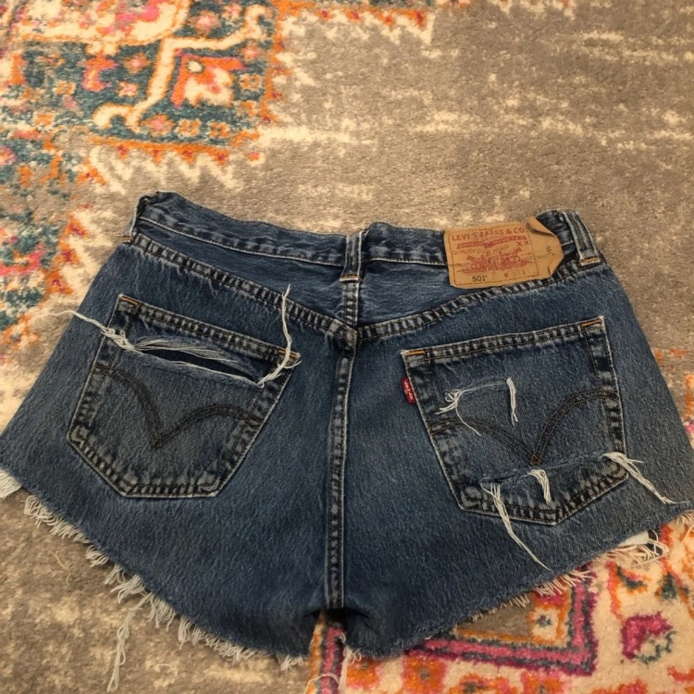 Levi’s shorts size 29 - Picture 2 of 2